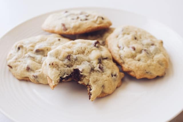 baking-with-cannabis-izabelle-acheson